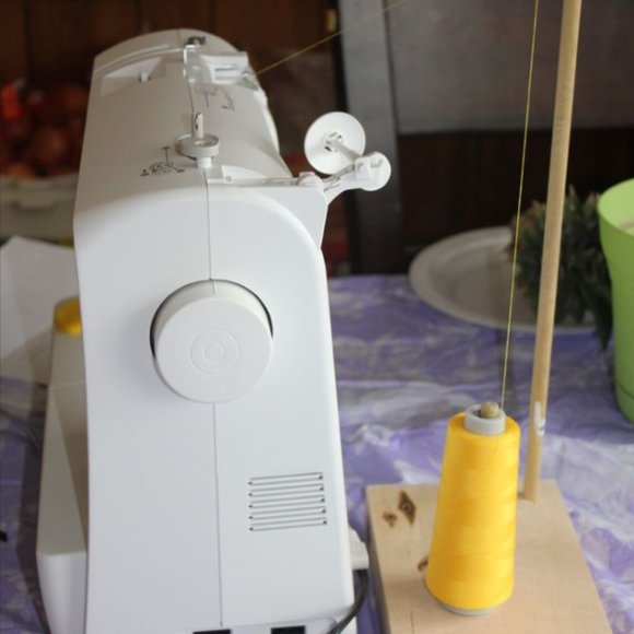 Maxi-Lock Swirls 3000 yd Rainbow Swirl Varigated Polyester Serger Thread - Picture 6 of 7